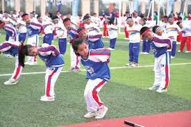 芝加哥白袜队宣布聘请 76 岁的老牌教头拉鲁萨引发舆论哗然